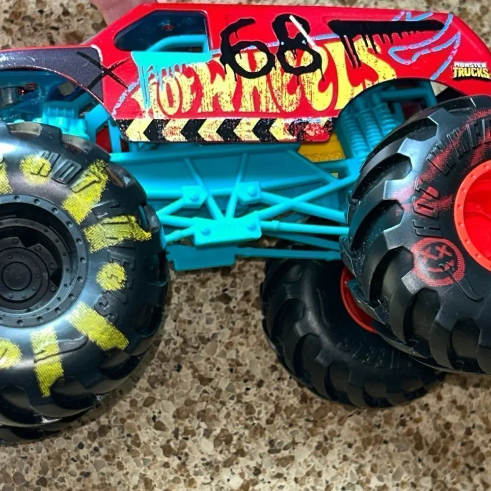Hot 🥵 Wheels 🛞 Monster Truck 68 🛻 BIG WHEELS BIG FUN 🤩